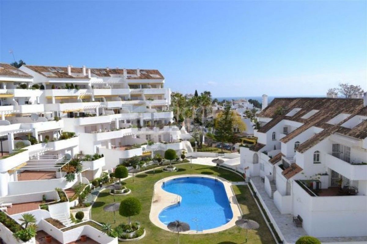 South Facing 2 Bedroom Garden Apartment in Nueva Andalucia for sale