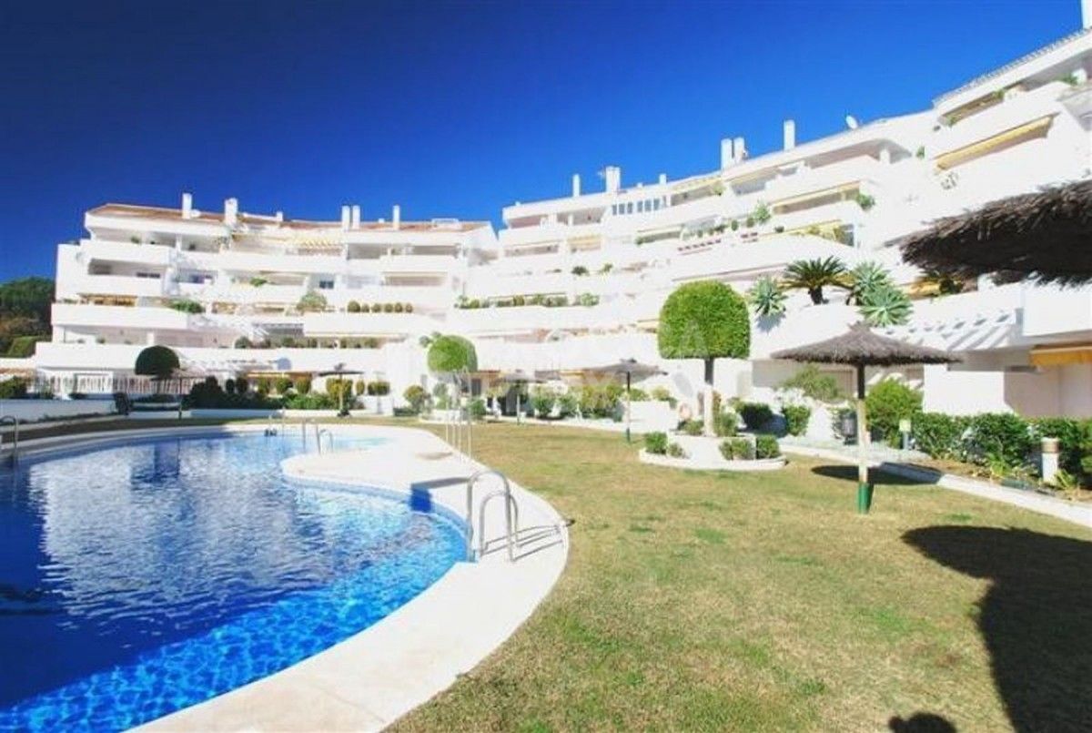 South Facing 2 Bedroom Garden Apartment in Nueva Andalucia for sale