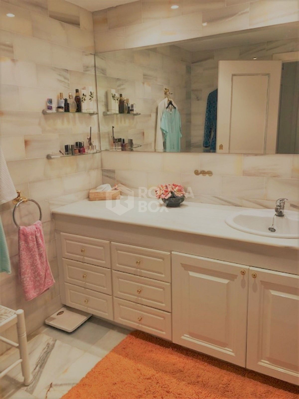 South Facing 2 Bedroom Garden Apartment in Nueva Andalucia for sale