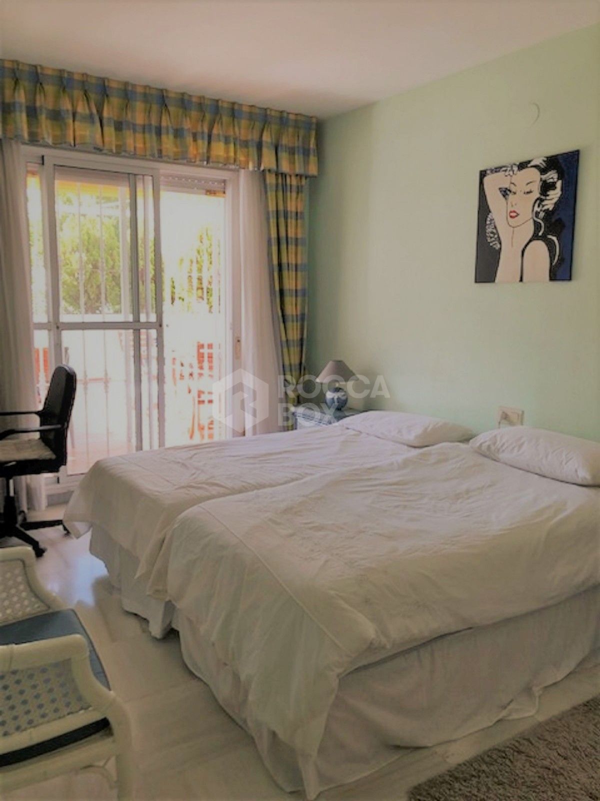 South Facing 2 Bedroom Garden Apartment in Nueva Andalucia for sale