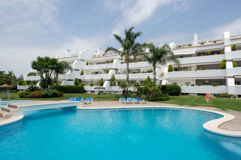 3 bedroom ground floor apartment within Bahia de Marbella