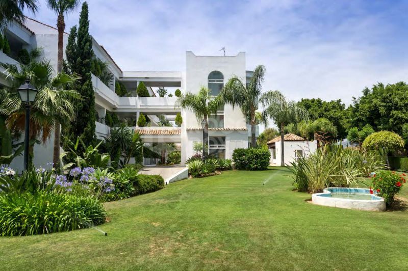 3 bedroom ground floor apartment within Bahia de Marbella