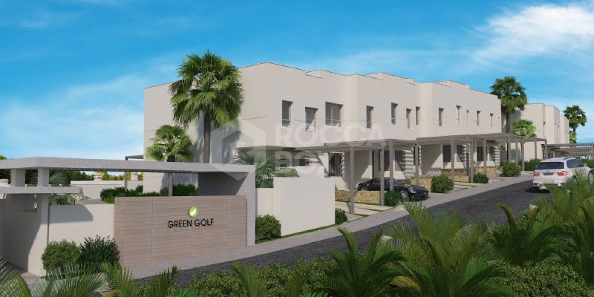 Nice 3 bed town houses development in Estepona Golf