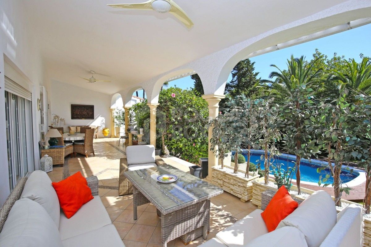 Beautiful 4 bedroom Villa in Nueva Andalucia for sale