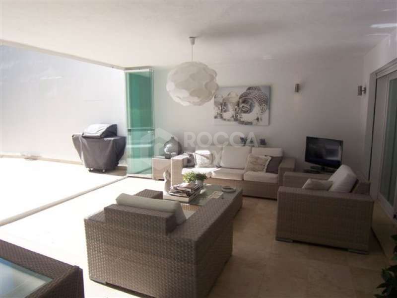 3 bedroom apartment beach front for sale puerto banus