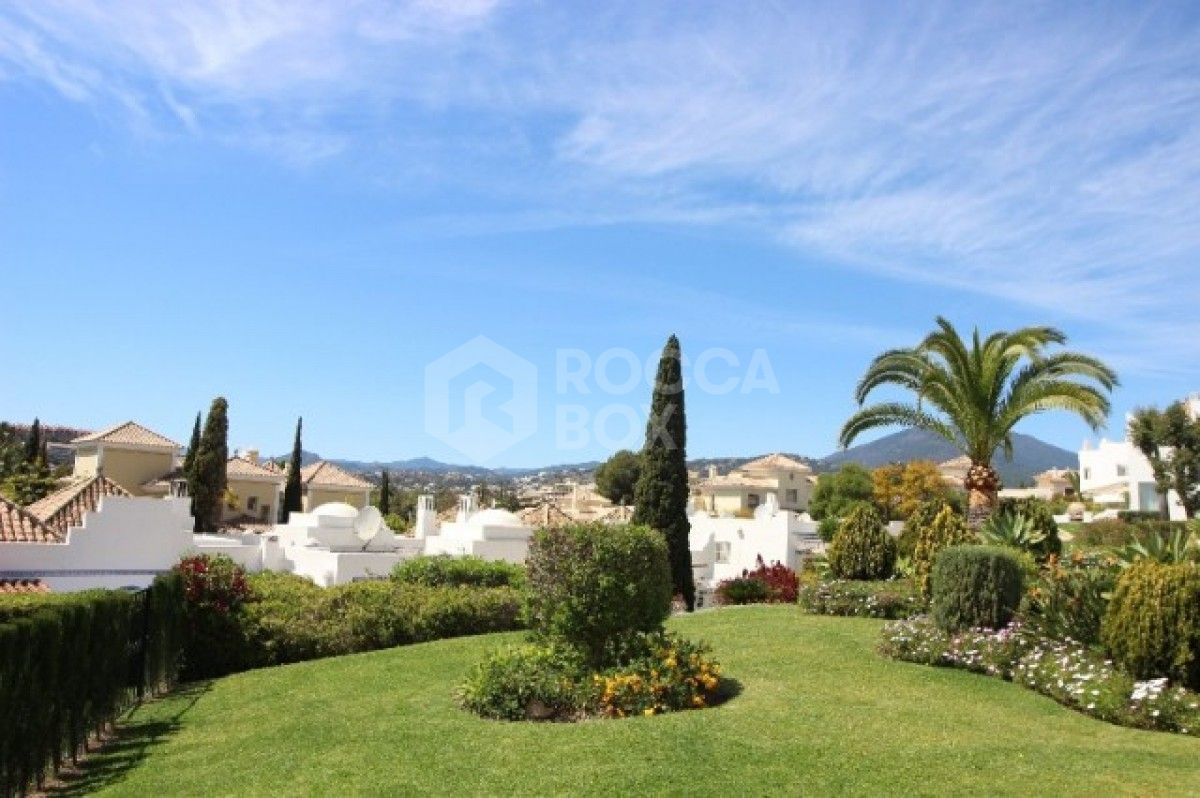 Fabulous Townhouse For Sale in Nueva Andalucia