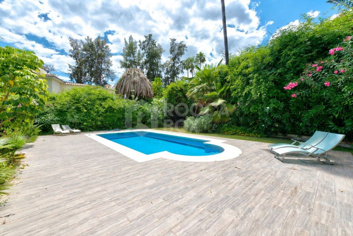 Price reduce on renovated four bedroom villa in Las Brisas.