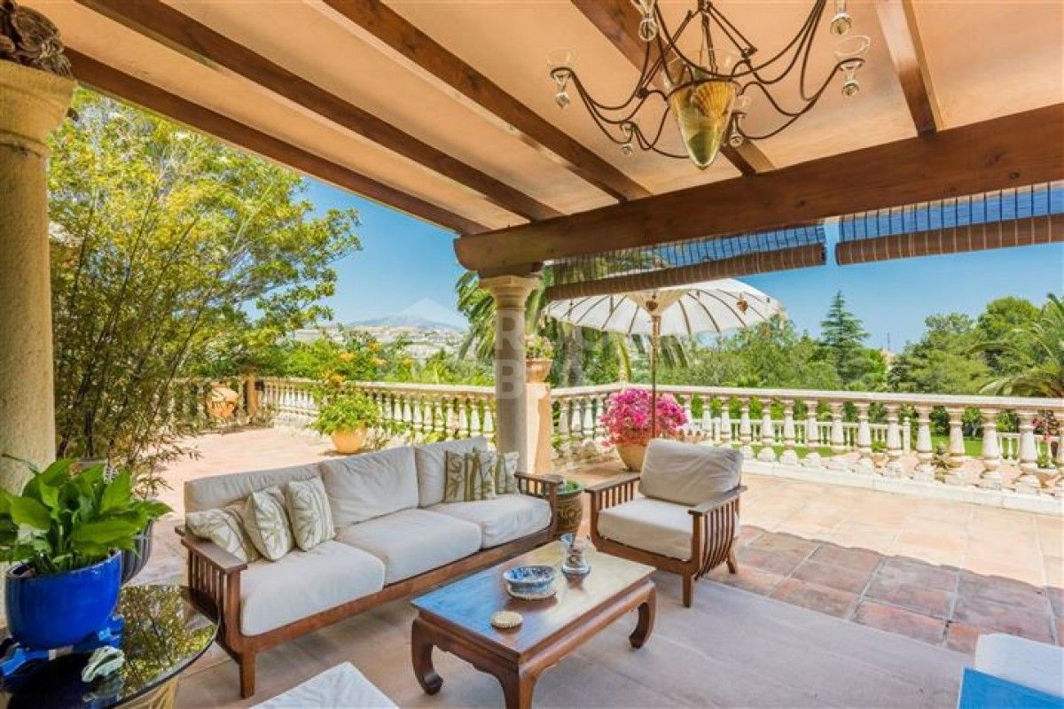 Magnificent Spanish Villa for sale in Cancelada