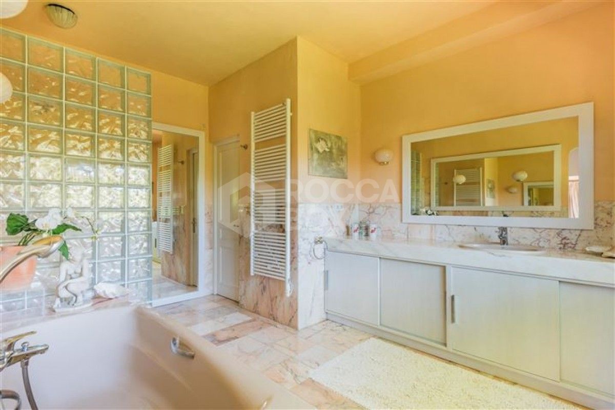 Magnificent Spanish Villa for sale in Cancelada