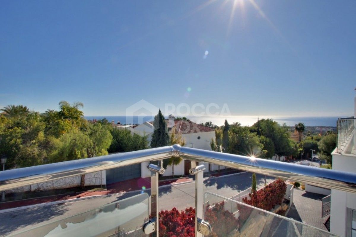 Beautiful 4 bed townhouse for sale in Sierra Blanca in Marbella