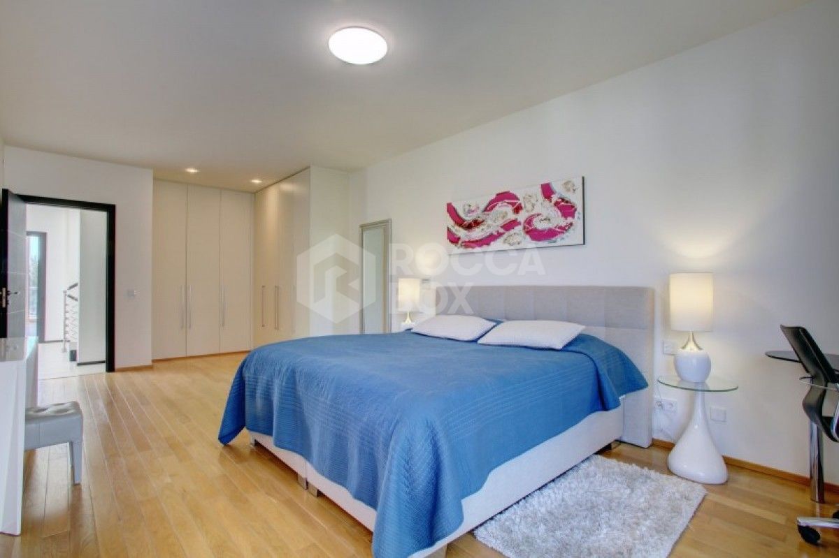 Beautiful 4 bed townhouse for sale in Sierra Blanca in Marbella