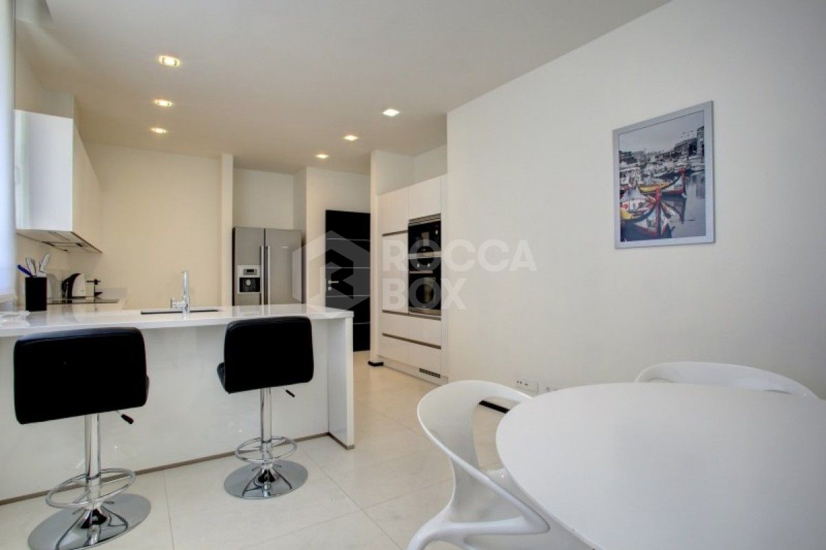 Beautiful 4 bed townhouse for sale in Sierra Blanca in Marbella
