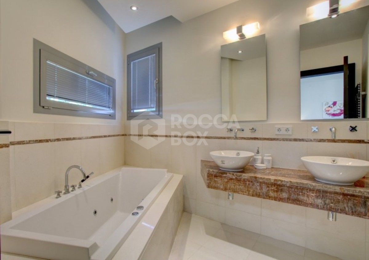 Beautiful 4 bed townhouse for sale in Sierra Blanca in Marbella