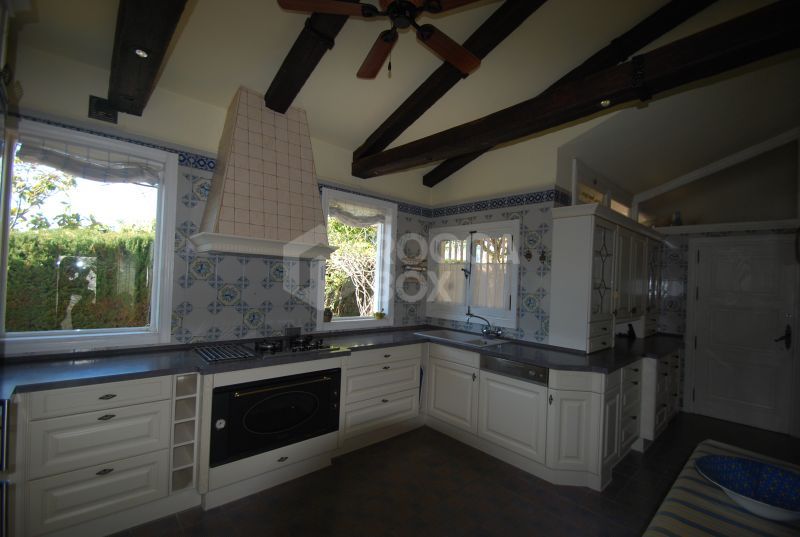 6 bedroom villa in Rio Real for sale