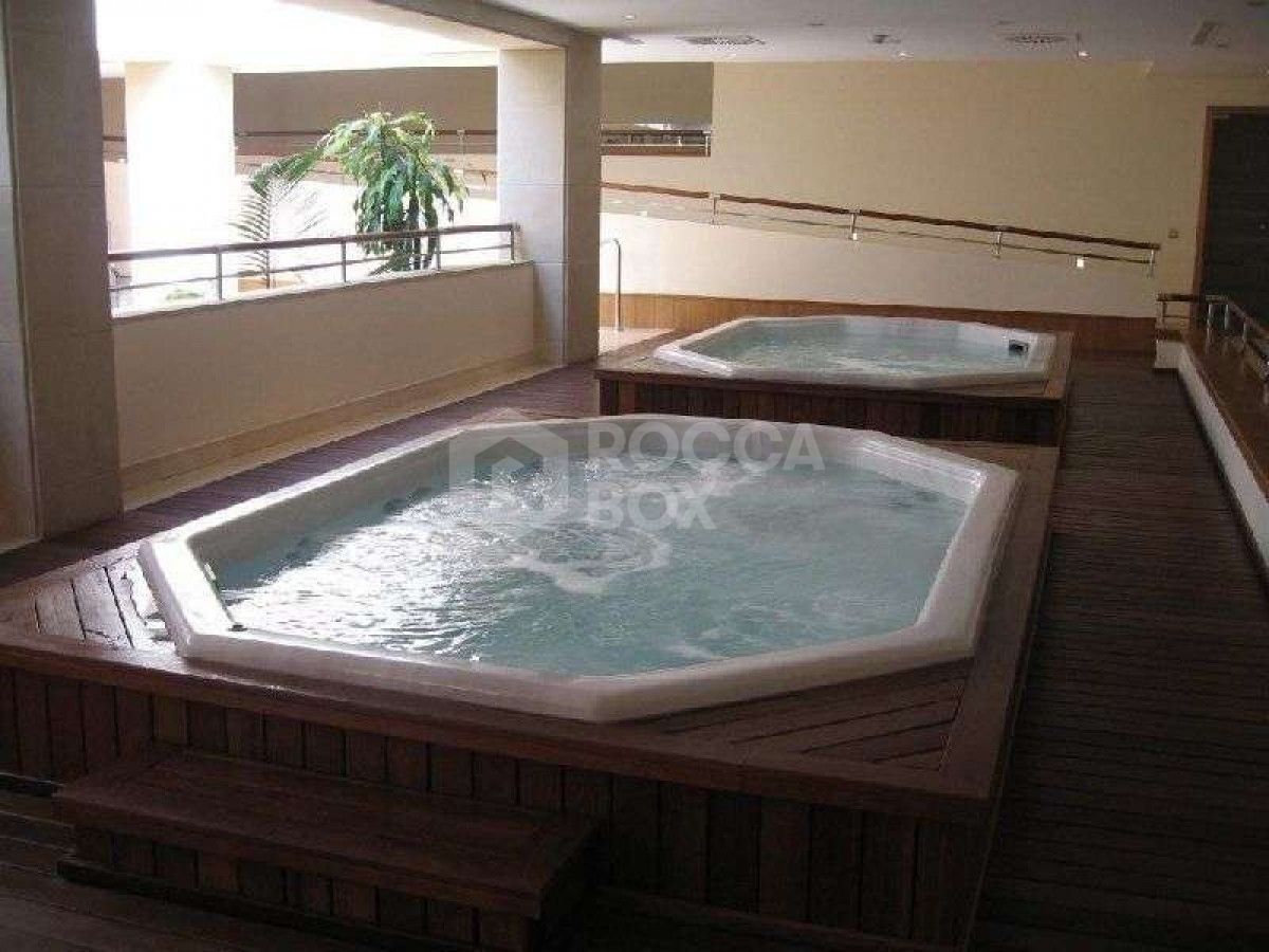 Stunning 2 Bedroom Apartment in Puerto Banus