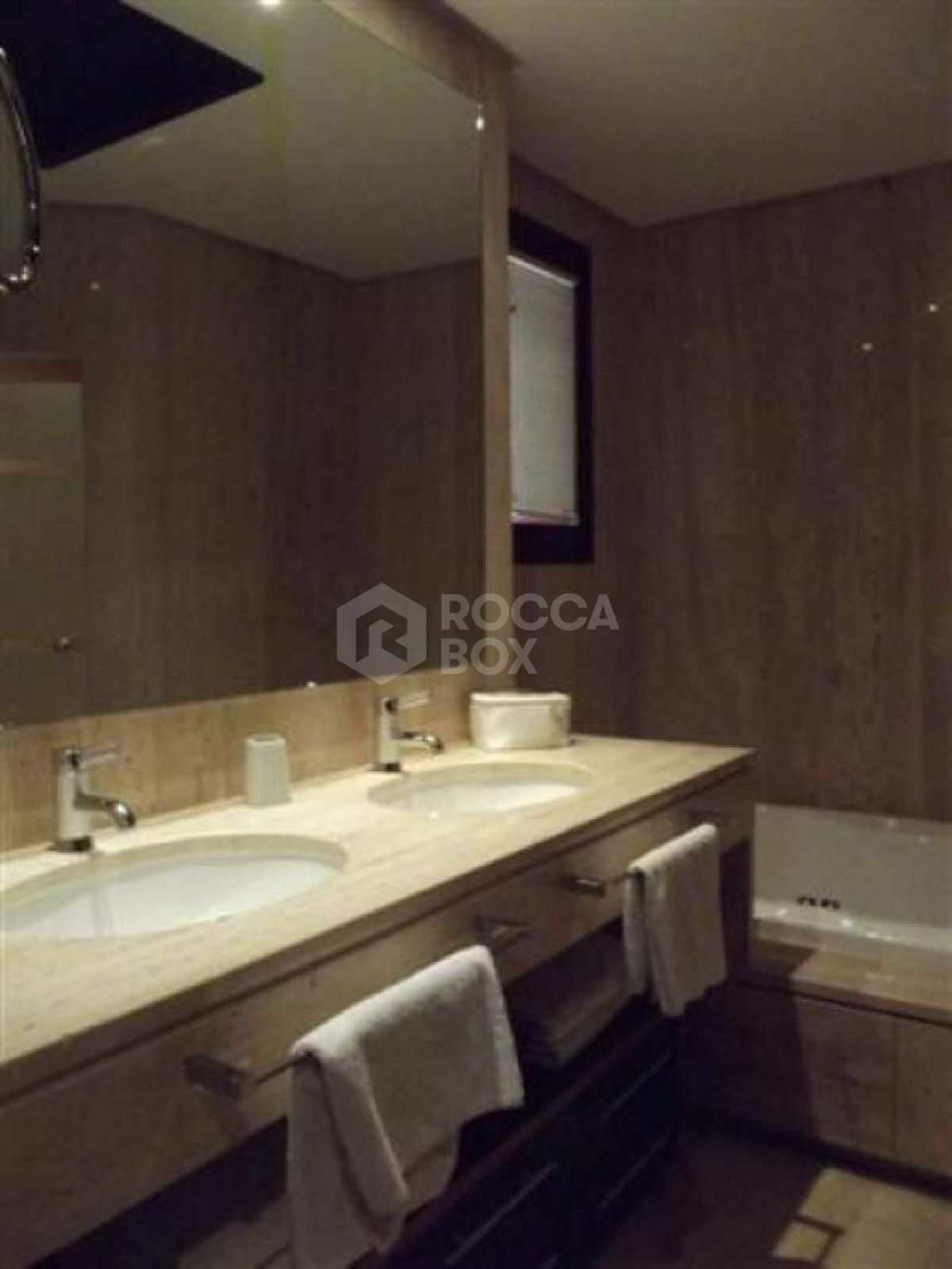 Stunning 2 Bedroom Apartment in Puerto Banus