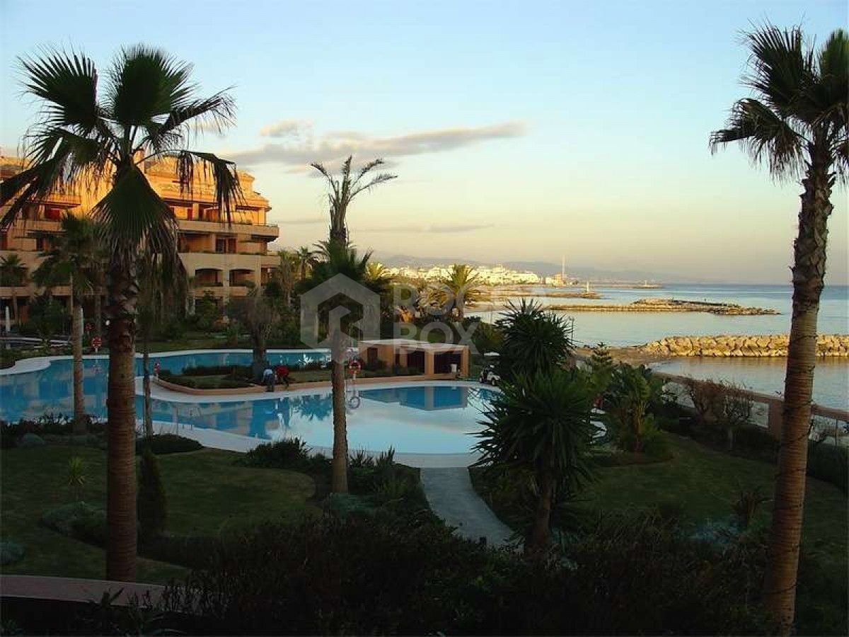 Stunning 2 Bedroom Apartment in Puerto Banus