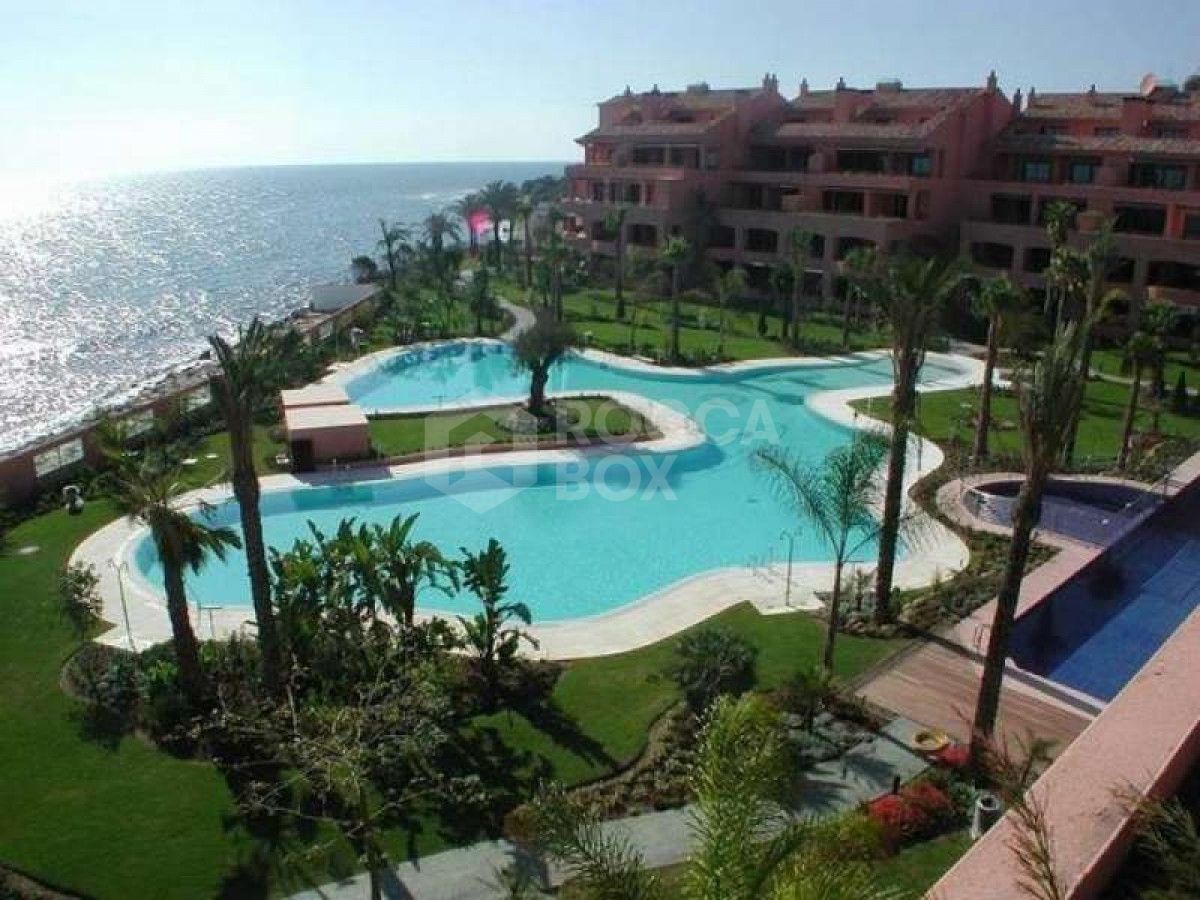 Stunning 2 Bedroom Apartment in Puerto Banus