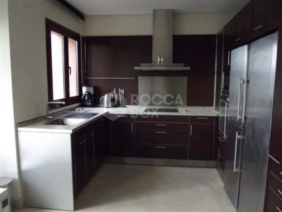 Stunning 2 Bedroom Apartment in Puerto Banus