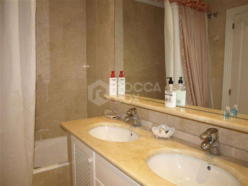 Apartment for sale in Puerto Banus, Marbella (All)