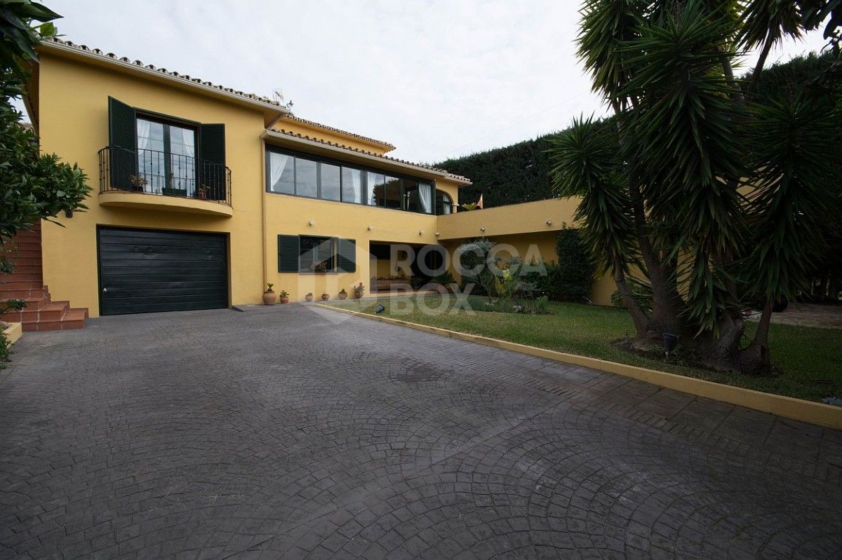 Villa with Guest House for sale in Guadalmina Alta, Marbella