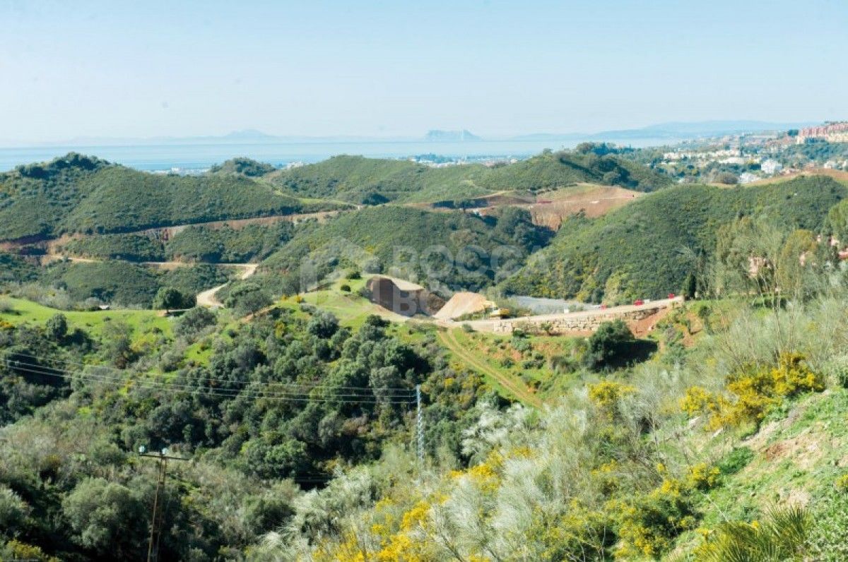 Super modern 2 and 3 bed apartments in La Quinta in Benahavis