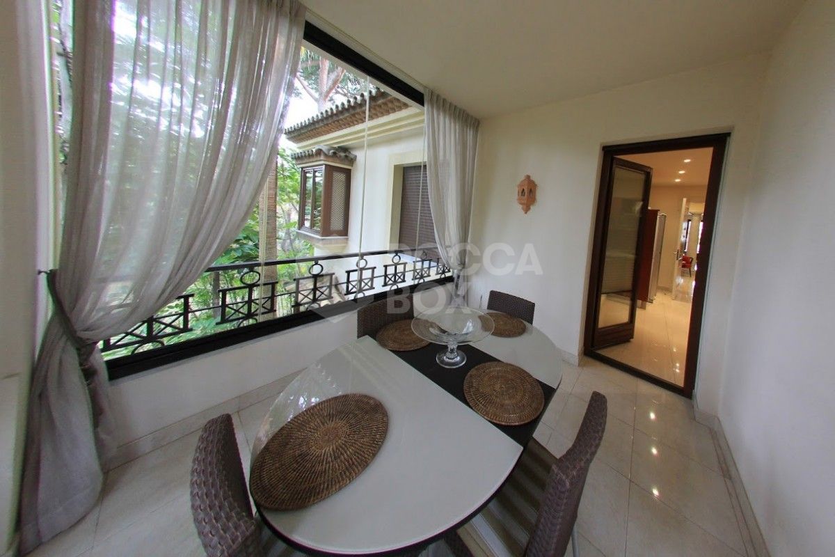 Pristine three bedroom apartment for sale in Los Monteros Playa.