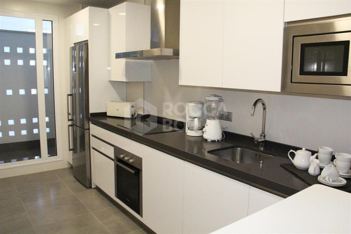 Brand new three bedroom apartment for sale in Nueva Andalucia.