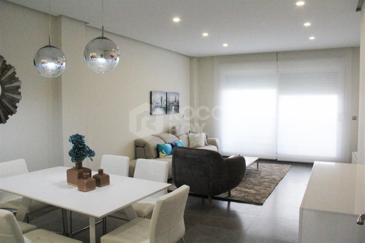 Brand new three bedroom apartment for sale in Nueva Andalucia.