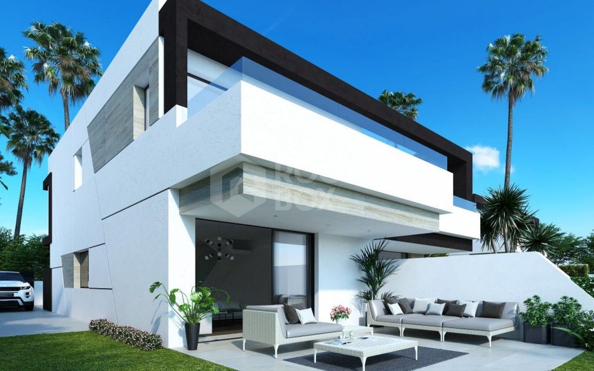 Luxury Town House with Private Pool and Garden in Estepona, Malaga