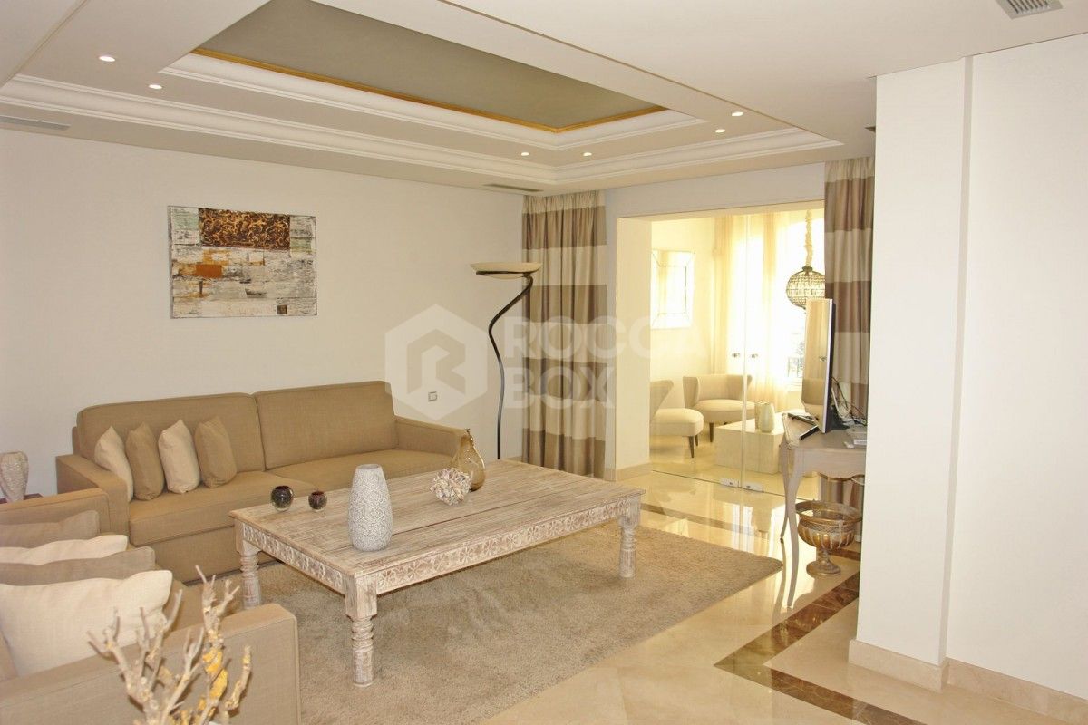 Exceptional penthouse for sale in the highly desirable and exclusive Aloha Park.