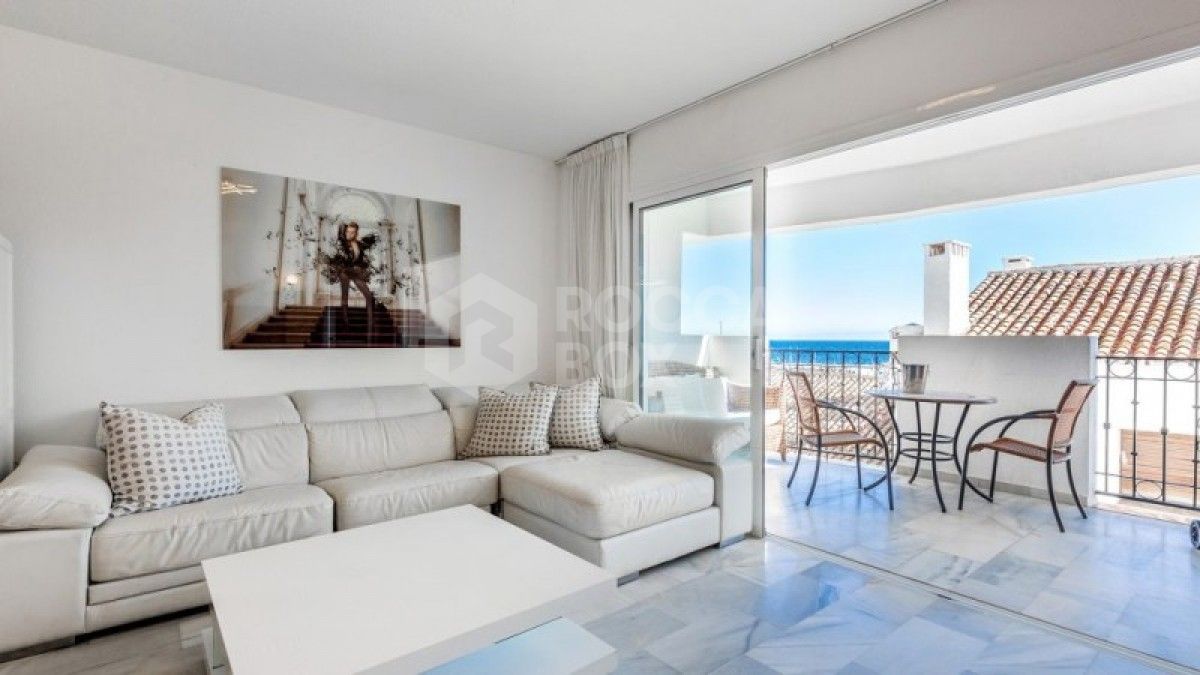 Bright 2 bed apartment for sale in Puerto Banus in Marbella