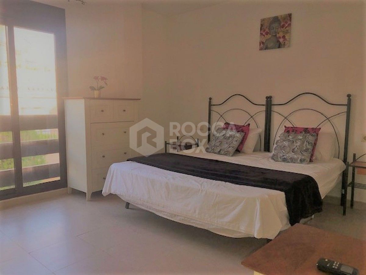 Lovely spacious apartment in Nueva Andalucia for sale
