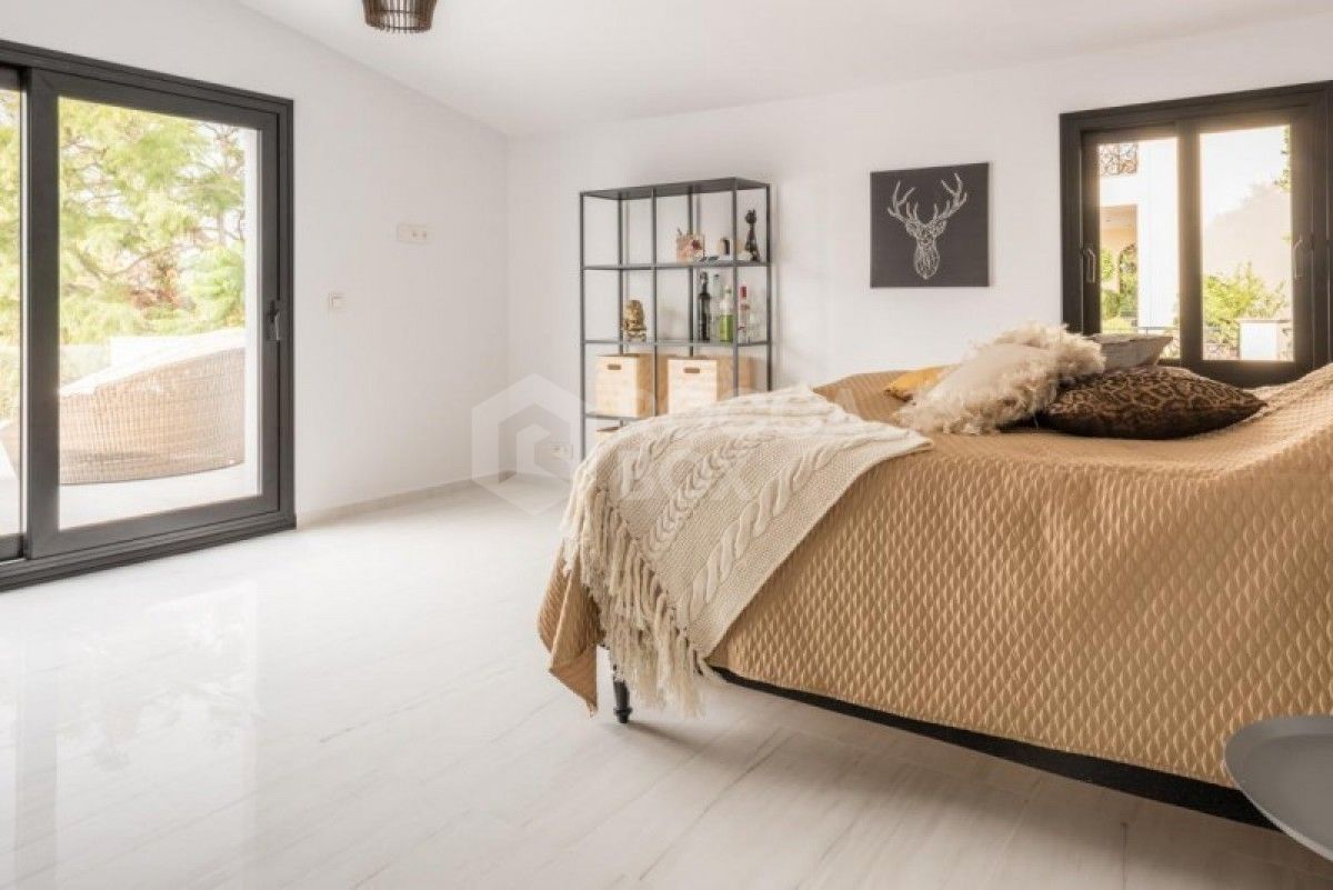 Stunning 6 bed villa for sale in Marbella Hill Club in Marbella Golden Mile