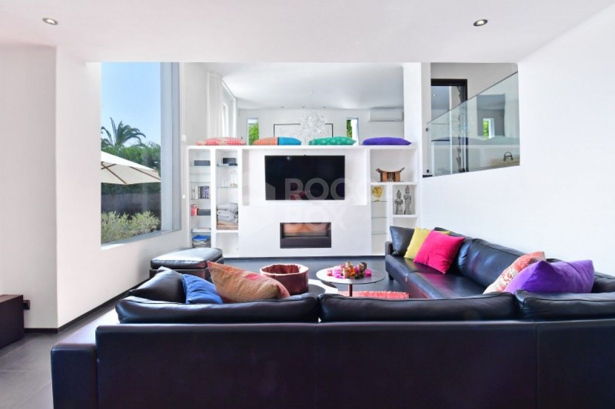 Wonderful 4 bed villa for sale in las brisas nueva Andalucia