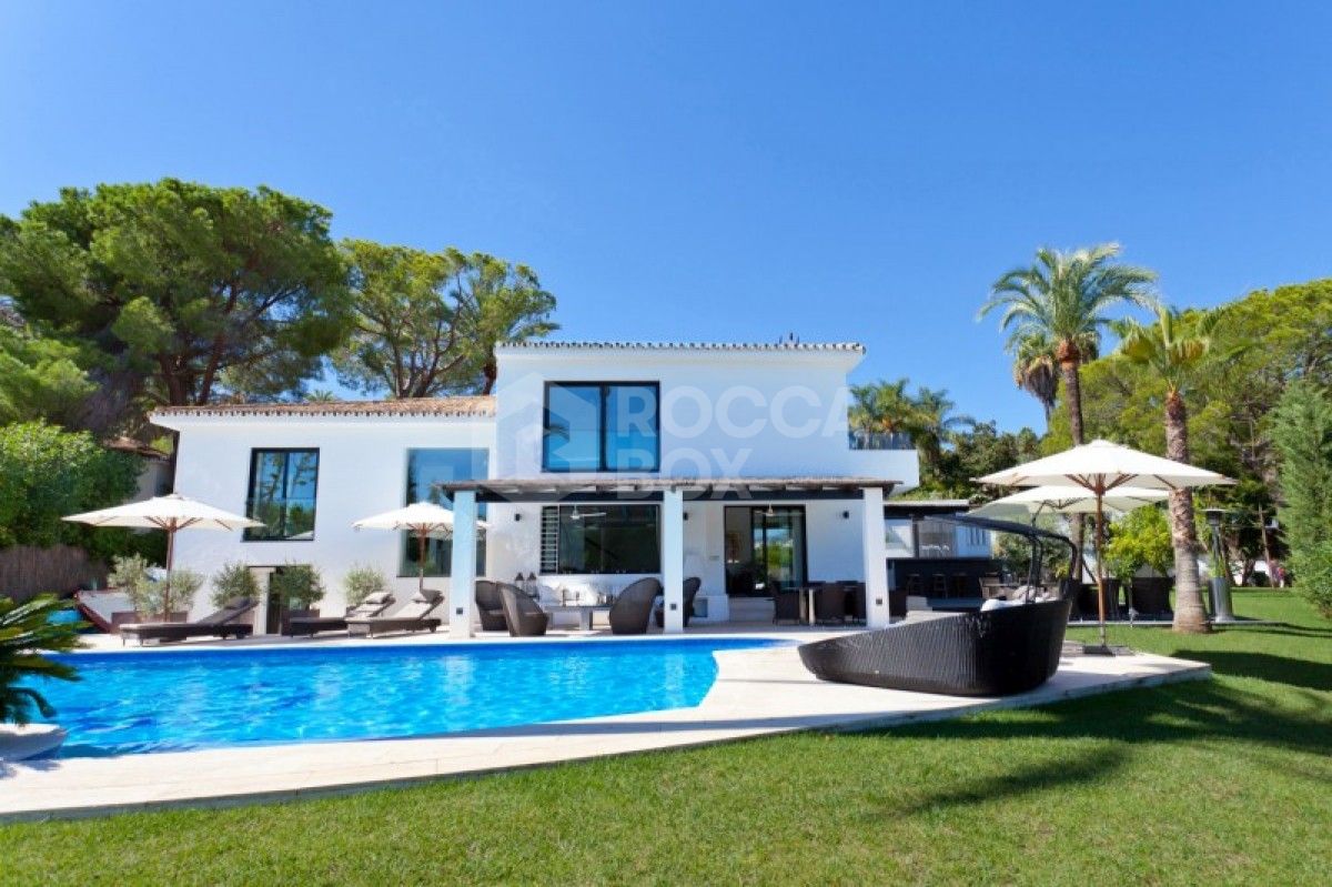 Wonderful 4 bed villa for sale in las brisas nueva Andalucia