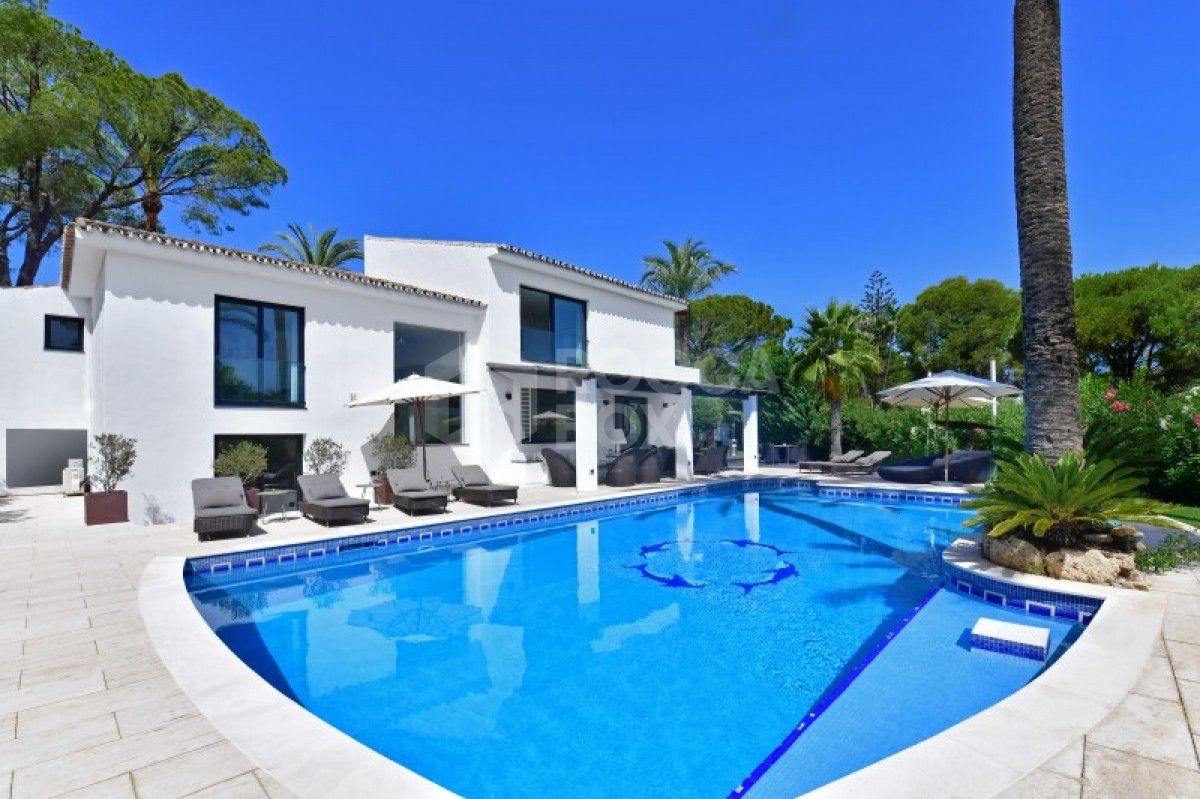 Wonderful 4 bed villa for sale in las brisas nueva Andalucia