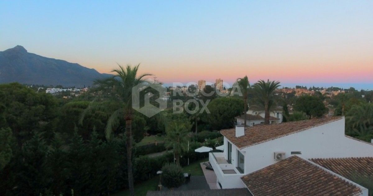 Wonderful 4 bed villa for sale in las brisas nueva Andalucia