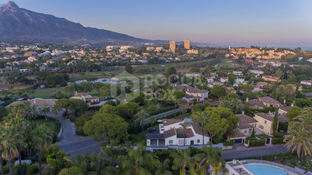 Wonderful 4 bed villa for sale in las brisas nueva Andalucia