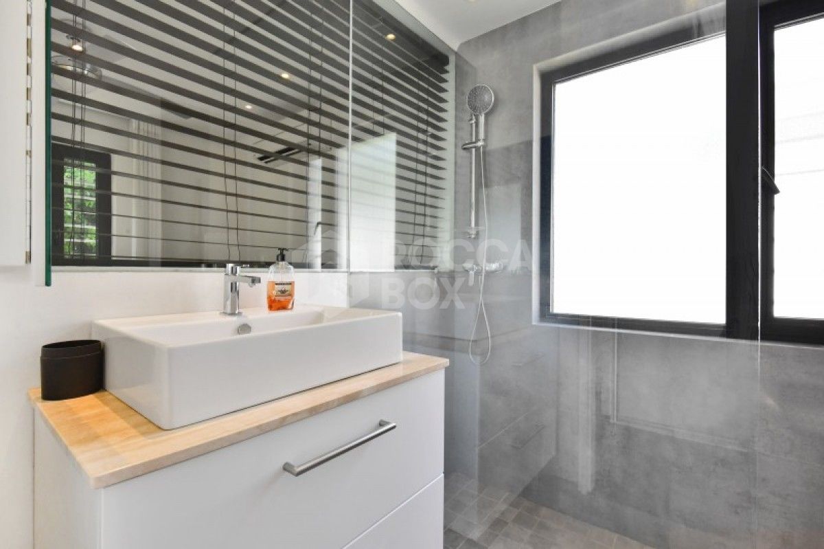 Wonderful 4 bed villa for sale in las brisas nueva Andalucia