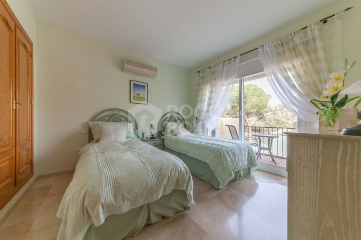 Exceptionally spacious townhouse in Aloha Golf for sale