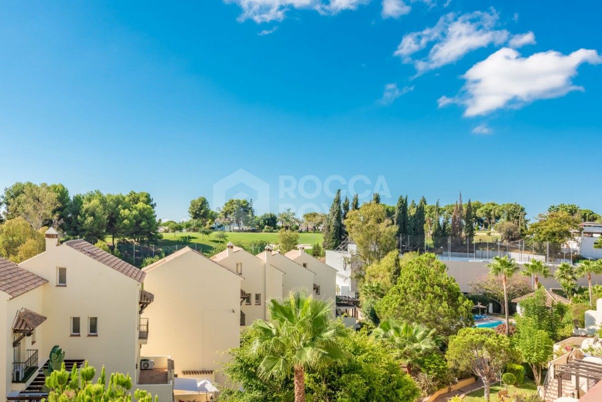 Exceptionally spacious townhouse in Aloha Golf for sale