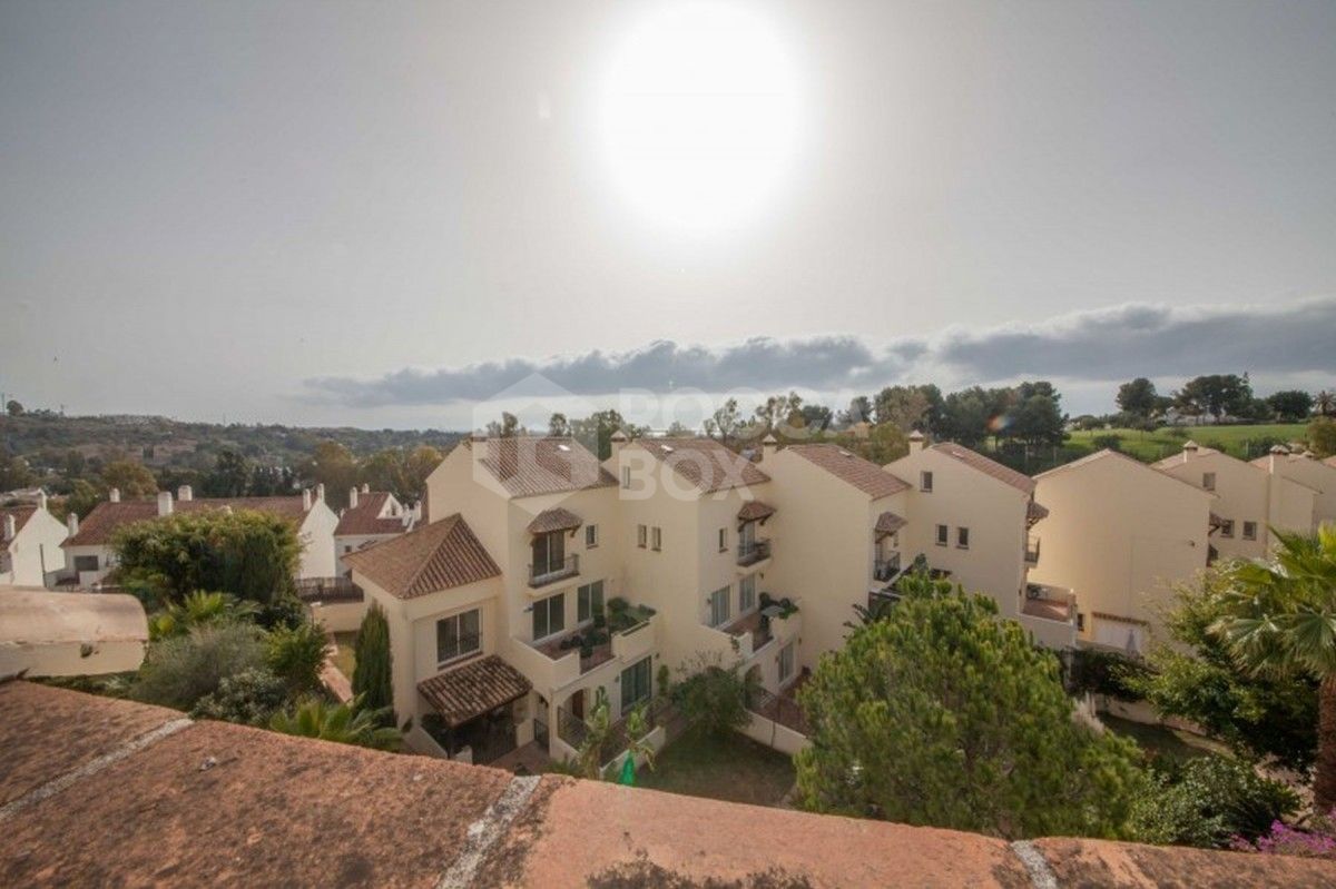 Exceptionally spacious townhouse in Aloha Golf for sale