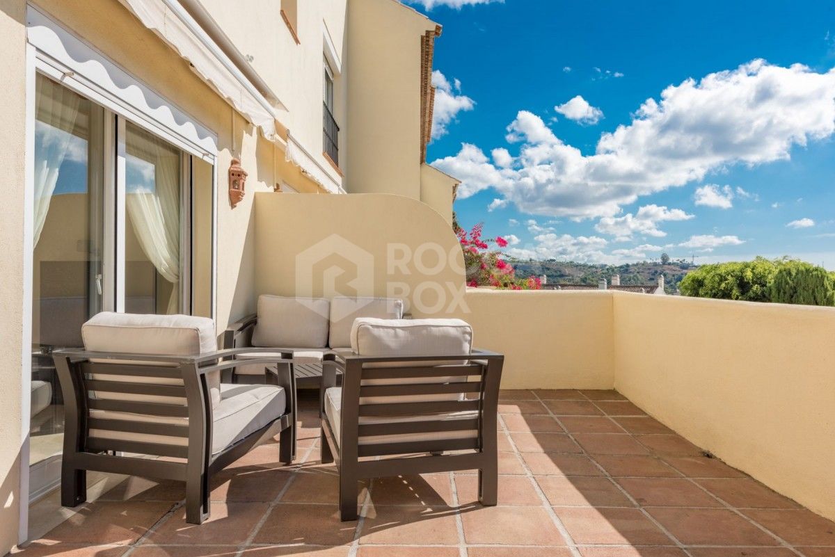 Exceptionally spacious townhouse in Aloha Golf for sale