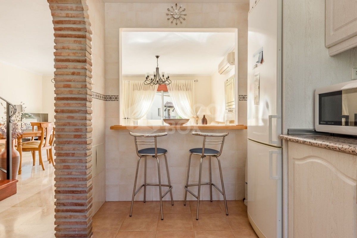 Exceptionally spacious townhouse in Aloha Golf for sale