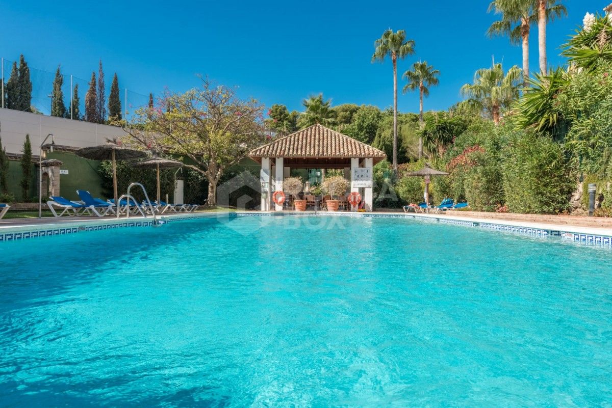 Exceptionally spacious townhouse in Aloha Golf for sale