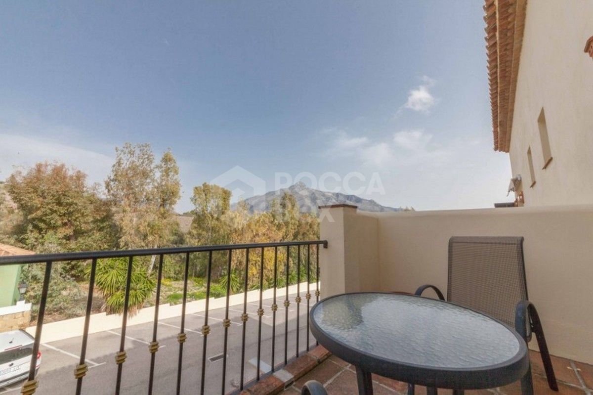 Exceptionally spacious townhouse in Aloha Golf for sale