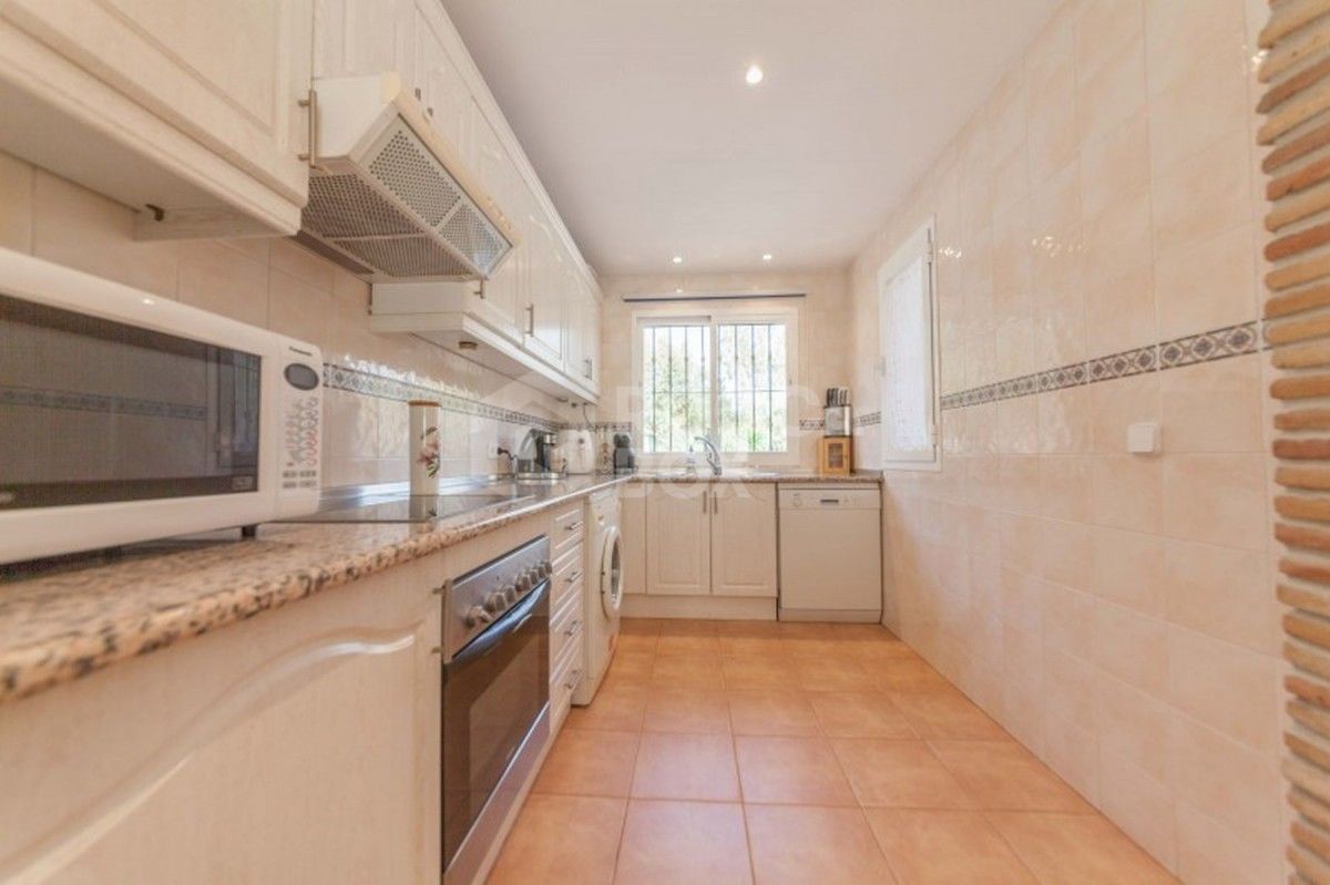 Exceptionally spacious townhouse in Aloha Golf for sale