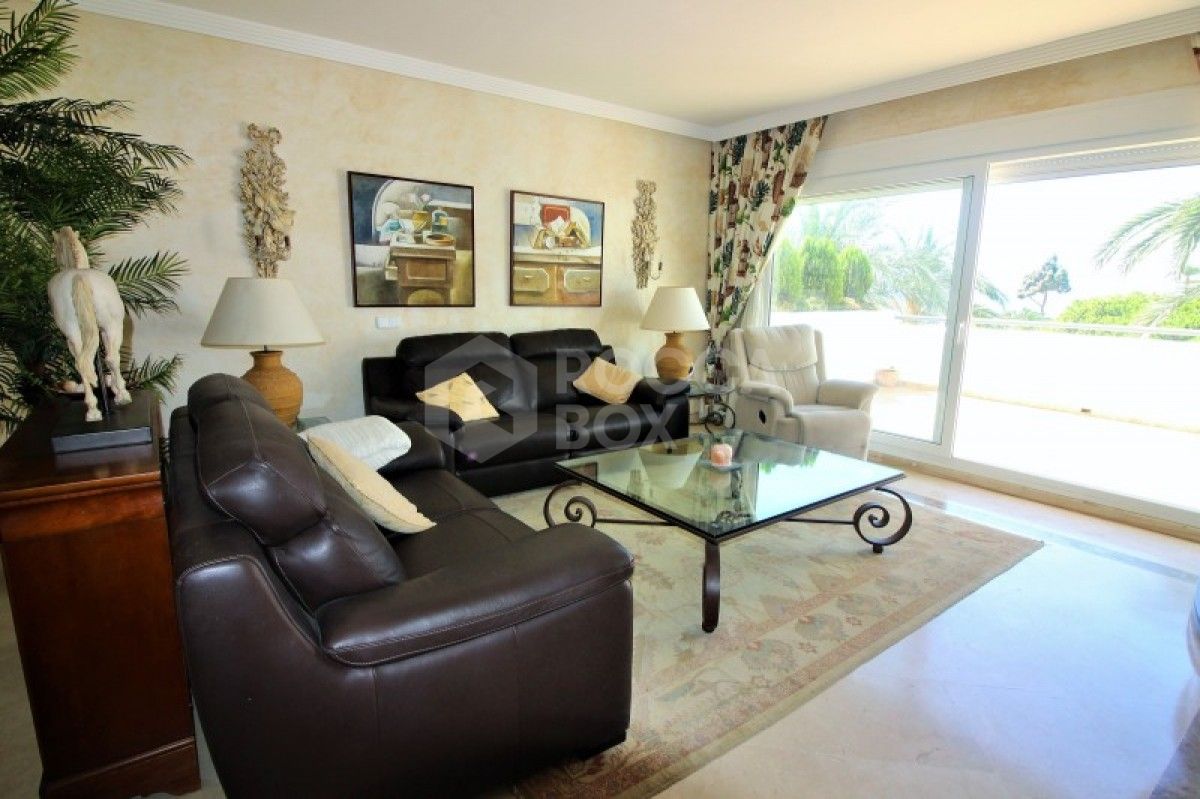 Stunning 3 bedroom penthouse for sale in Los Monteros in Marbella