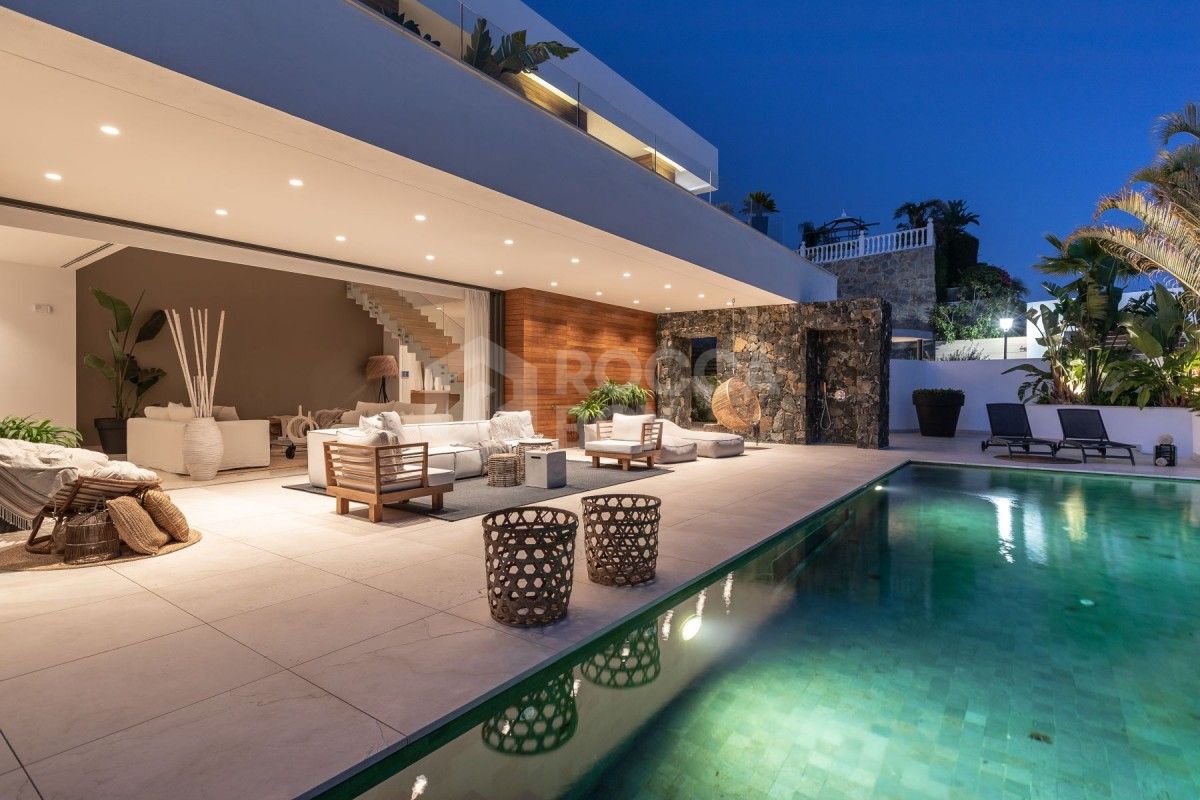 Brand new 5 bed villa for sale in la quinta in Marbella